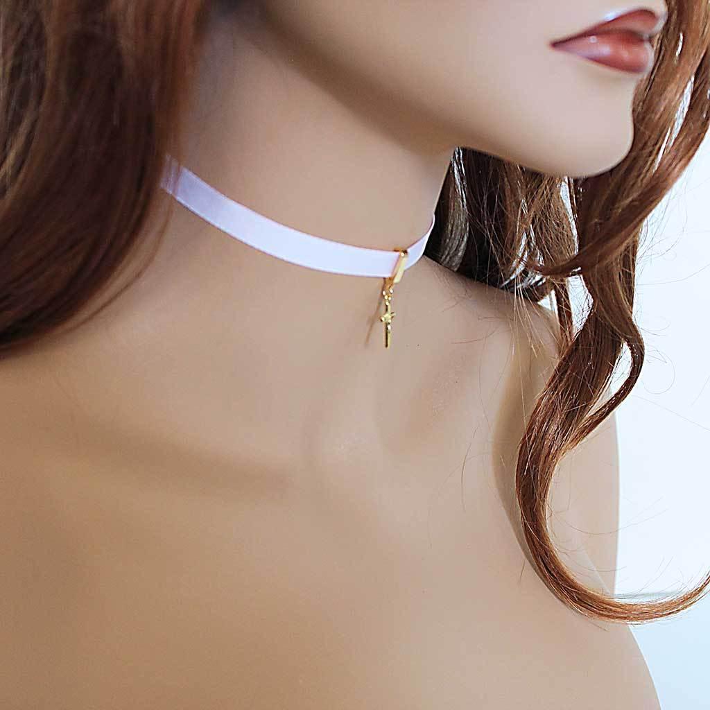 Delicate Gold Cross Choker Necklace | Elk & Bloom - Everyday Fine Jewelry |  Wolf & Badger