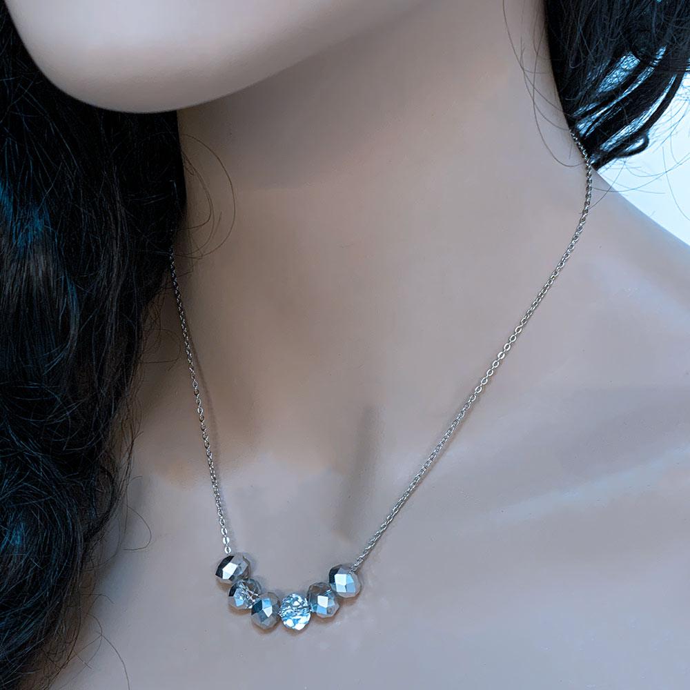 Floating Gemstones Necklaces Pattern